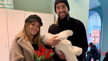 Защитник «Локомотива» Ведран Чорлука и его супруга Франка стали родителями в январе этого года.