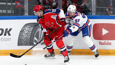 Линден Вей (слева) и Василий Подколзин.