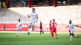 «Бавария» и «Боруссия» победят перед очной встречей. В Германии продолжают играть в футбол