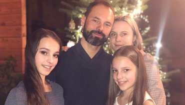 Анна Щербакова с родителями и сестрой.