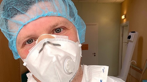 Главный врач сборной России по фигурному катанию Александр Озеров. Главный врач сборной России по фигурному катанию Александр Озеров.