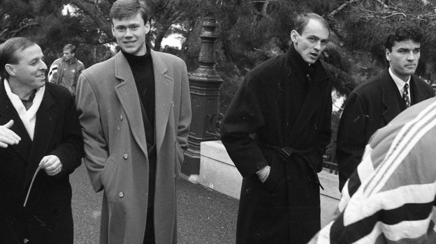 23 ноября 1993 года. Монако. Александр Тарханов, Игорь Ледяхов, Виктор Онопко и Юрий Никифоров в модных пальто приехали в столицу игорного бизнеса Европы перед матчем Лиги чемпионов. Фото Дмитрий Солнцев, - 23 ноября 1993 года. Монако. Александр Тарханов, Игорь Ледяхов, Виктор Онопко и Юрий Никифоров в модных пальто приехали в столицу игорного бизнеса Европы перед матчем Лиги чемпионов. Фото Дмитрий Солнцев, -