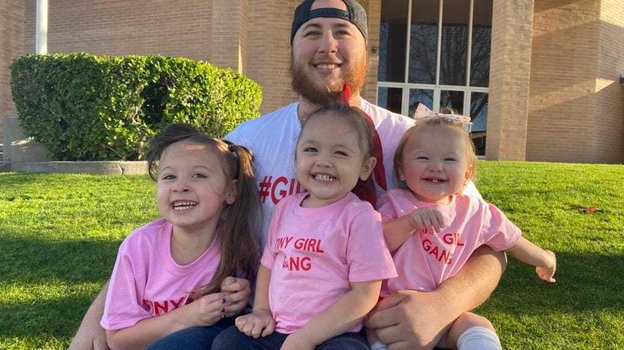 Маркус Гэтжи с дочками. Фото facebook.com Маркус Гэтжи с дочками. Фото facebook.com