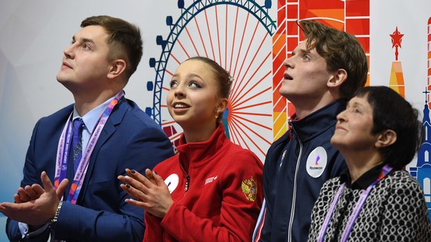 Сильнейшая пара России Александра Бойкова и Дмитрий Козловский, Артур Минчук (слева) и Тамара Москвина. Фото AFP Сильнейшая пара России Александра Бойкова и Дмитрий Козловский, Артур Минчук (слева) и Тамара Москвина. Фото AFP