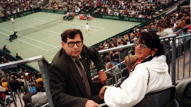 2000 год. Евгений Богатырев с женой Татьяной на матче Кубка Дэвиса. Фото из личного архива Евгения Богатырева 2000 год. Евгений Богатырев с женой Татьяной на матче Кубка Дэвиса. Фото из личного архива Евгения Богатырева