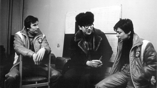 Евгений Богатырев во время интервью с Ириной Родниной и Александром Зайцевым, после которого фигуристка попала в аварию. Фото из личного архива Евгения Богатырева Евгений Богатырев во время интервью с Ириной Родниной и Александром Зайцевым, после которого фигуристка попала в аварию. Фото из личного архива Евгения Богатырева