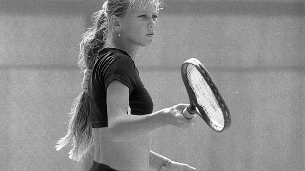 1995 год. Москва. Анна Курникова на тренировке. Фото Дмитрий Солнцев, - 1995 год. Москва. Анна Курникова на тренировке. Фото Дмитрий Солнцев, -