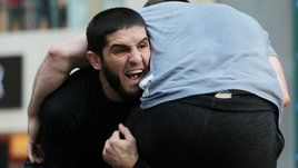 Новое видео драки на UFC 229. Оказывается, друг Хабиба жестко ударил секунданта Макгрегора