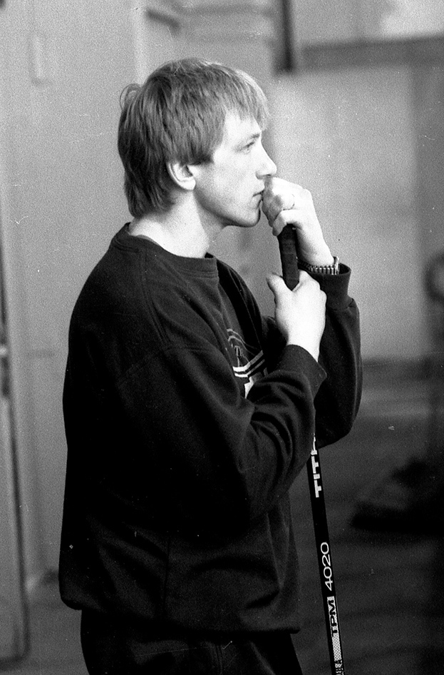 1991 год. Нападающий «Крыльев Советов» Сергей Немчинов. Фото Владимир Беззубов photo.khl.ru 1991 год. Нападающий «Крыльев Советов» Сергей Немчинов. Фото Владимир Беззубов photo.khl.ru