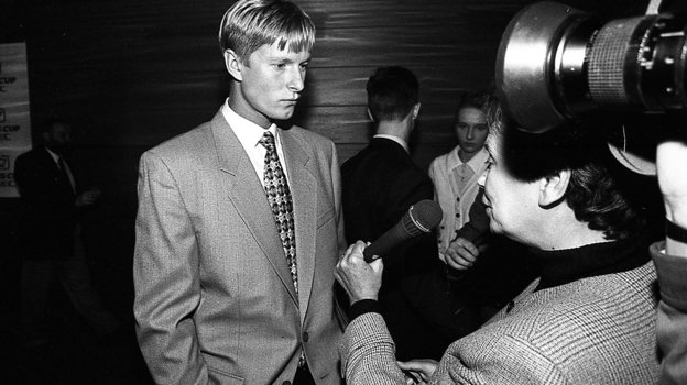 1995 год. Москва. Евгений Кафельников дает интервью знаменитой советской теннисистки и спортивной журналистке Анне Дмитриевой. Фото Александр Вильф, - 1995 год. Москва. Евгений Кафельников дает интервью знаменитой советской теннисистки и спортивной журналистке Анне Дмитриевой. Фото Александр Вильф, -