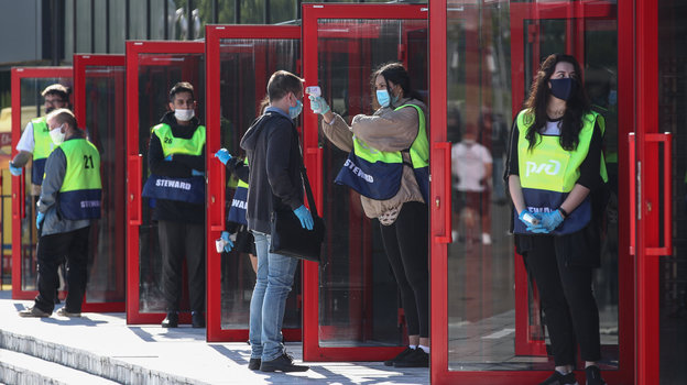 21 июня. Москва. «Локомотив» — «Оренбург». Болельщики перед игрой «Локомотив» — «Оренбург». Фото Дарья Исаева, «СЭ» / Canon EOS-1D X Mark II 21 июня. Москва. «Локомотив» — «Оренбург». Болельщики перед игрой «Локомотив» — «Оренбург». Фото Дарья Исаева, «СЭ» / Canon EOS-1D X Mark II