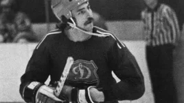 Он мог стать звездой советского хоккея, но завяз в скандалах и дебошах. Работал на кладбище и умер на улице