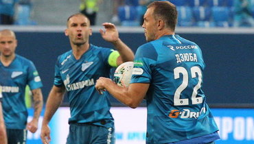 26 июня. Санкт-Петербург. «Зенит» — «Крылья Советов» — 2:1. Дзюба празднует гол.