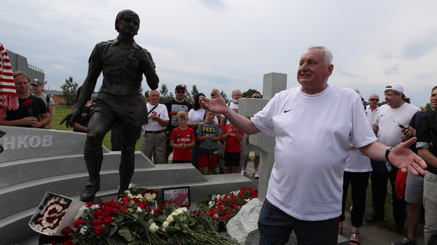 28 июня. Москва. Открытие памятника Федору Черенкову. Фото Александр Федоров, «СЭ» / Canon EOS-1D X Mark II 28 июня. Москва. Открытие памятника Федору Черенкову. Фото Александр Федоров, «СЭ» / Canon EOS-1D X Mark II