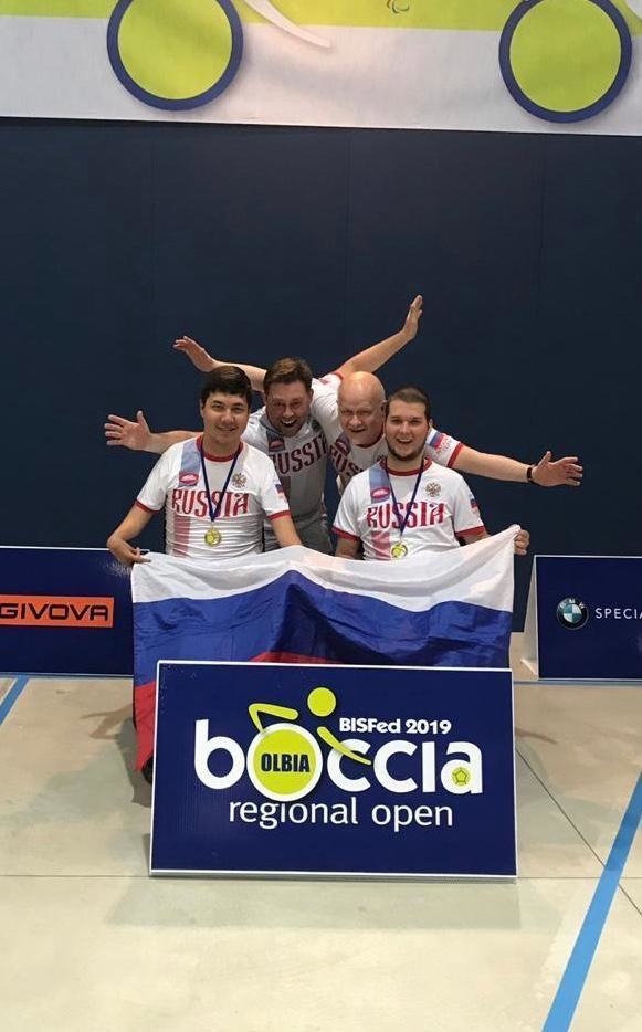 Иван Фролов с другими членами паралимпийской сборной России по бочча. Иван Фролов с другими членами паралимпийской сборной России по бочча.