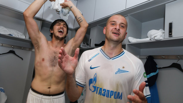 5 июля. Краснодар. Чемпионская раздевалка «Зенита». Фото Анна Мейер, ФК «Зенит» 5 июля. Краснодар. Чемпионская раздевалка «Зенита». Фото Анна Мейер, ФК «Зенит»