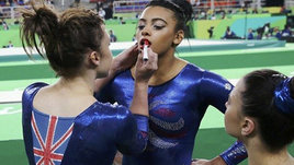 «Они требовали фотографировать всю еду и себя в нижнем белье». Новые подробности издевательств над гимнастками