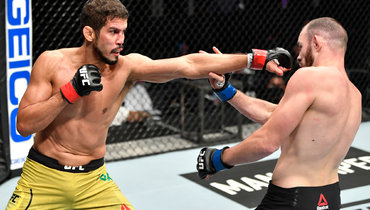 Леонардо Сантос победил Романа Богатова единогласным решением судей.