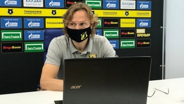 Валерий Карпин.