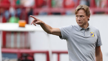 Валерий Карпин.