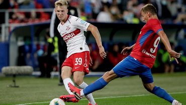 Павел Маслов (слева).