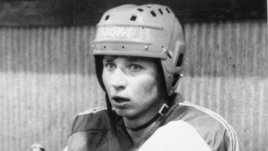 Роковой удар головой в борт. Трагедия защитника, после которой изменили правила хоккея