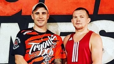 Джон Хатчинсон и Петр Ян.