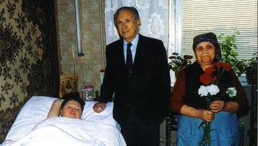 Хуан Антонио Самаранч в гостях у гимнастки Елены Мухиной.