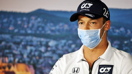 Ферстаппен разбивает болид, но финиширует на подиуме. Квята подвела команда