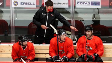 Игроки «Авангарда» на тренировке.