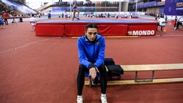 Российским легкоатлетам не разрешат менять гражданство. В чем причина?