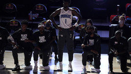 Айзек против Каперника: афроамериканская звезда НБА поставил под сомнение жест с коленопреклонением