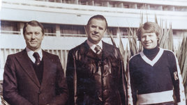 Любимец Старостина, 10 лет играл за «Спартак», забивал Киеву и «Атлетико». В 32 года его жизнь закончилась трагедией