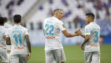 11 августа. Волгоград. «Ротор» — «Зенит» — 0:2. 22-я минута. Артем Дзюба (№22) открыл счет в матче.