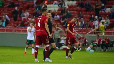 11 августа. Казань. «Рубин» — «Локомотив» — 0:2. 65-я минута. Арбитр Сергей Иванов удаляет хавбека хозяев Силвие Бегича.