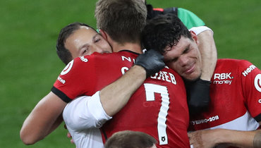 23 августа. Москва. «Спартак» — «Локомотив» — 2:1. Доменико Тедеско с игроками после матча.