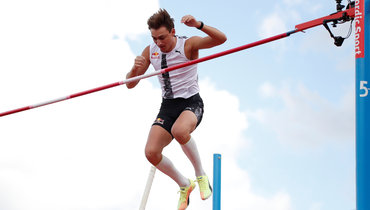Дюплантис побил рекорд Гатауллина! Крутая высота от шведского шестовика