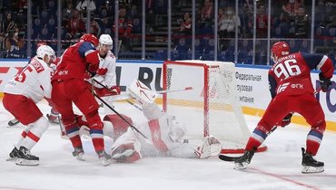 3 сентября. Ярославль. «Локомотив» — «Спартак» — 7:2. Ярославская команда разгромила московскую на старте нового сезона.