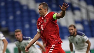 3 сентября. Москва. Россия — Сербия — 3:1. Артем Дзюба реализует пенальти.