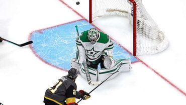 7 сентября. «Вегас» — «Даллас» — 0:1. Антон Худобин защищает ворота.