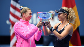 Звонарева победила спустя 16 лет и догнала Шарапову