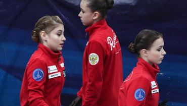 12 сентября. Москва. Алена Косторная, Камила Валиева и Анна Щербакова.