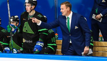 Тренер «Салавата» Виктор Козлов.