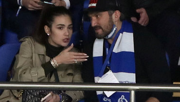 4 октября. Москва. «Динамо» — «Краснодар» — 2:0. Александр Овечкин с супругой Анастасией.