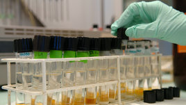 Известный британский врач попал под подозрения в допинге — и тут же разнес свой ноут молотком