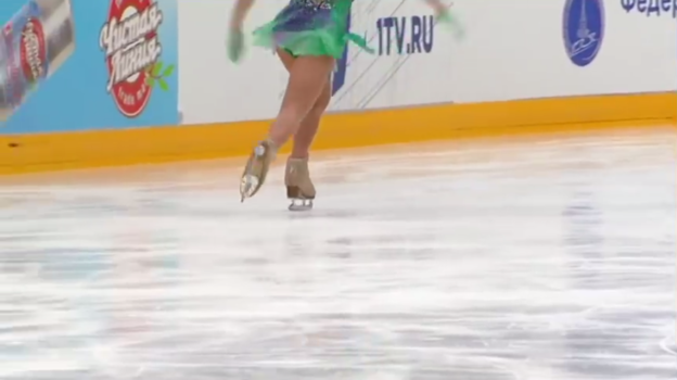 Заход Александры Трусовой на тройной флип. Заход Александры Трусовой на тройной флип.