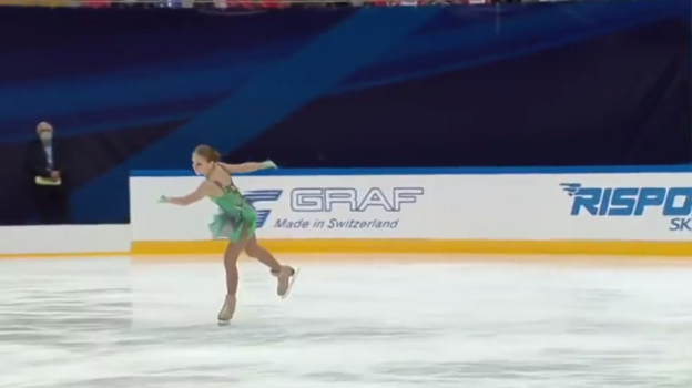 Заход Александры Трусовой на тройной флип. Заход Александры Трусовой на тройной флип.