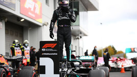 Хэмилтон сравнялся с Шумахером. Квяту испортили гонку