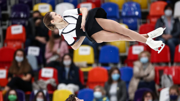 Полет и прием. Фото Дарья Исаева, «СЭ» / Canon EOS-1D X Mark II Полет и прием. Фото Дарья Исаева, «СЭ» / Canon EOS-1D X Mark II