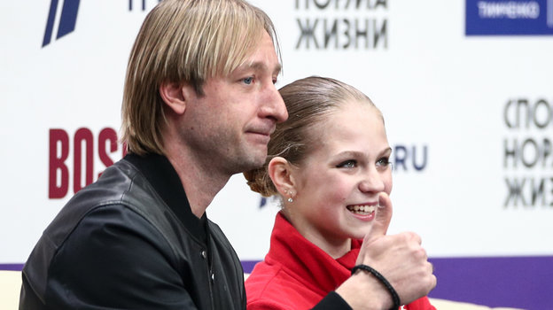 Евгений Плющенко и Александра Трусова. Фото Дарья Исаева, «СЭ» / Canon EOS-1D X Mark II Евгений Плющенко и Александра Трусова. Фото Дарья Исаева, «СЭ» / Canon EOS-1D X Mark II